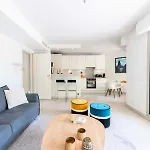 Apartment 2p Rez-de-jardin Avec Piscine - Calme, Parking Prive - 2p Rez-de-jardin Avec Piscine - Calme, Parking Prive Mae-2133
