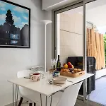 2p Rez-de-jardin Avec Piscine - Calme, Parking Prive - 2p Rez-de-jardin Avec Piscine - Calme, Parking Prive Mae-2133 Apartment
