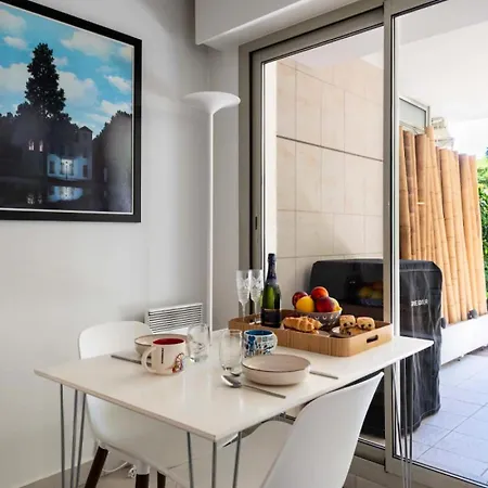 2p Rez-de-jardin Avec Piscine - Calme, Parking Prive - 2p Rez-de-jardin Avec Piscine - Calme, Parking Prive Mae-2133 דירה
