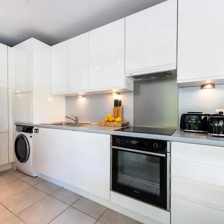 2p Rez-de-jardin Avec Piscine - Calme, Parking Prive - 2p Rez-de-jardin Avec Piscine - Calme, Parking Prive Mae-2133 * קאן
