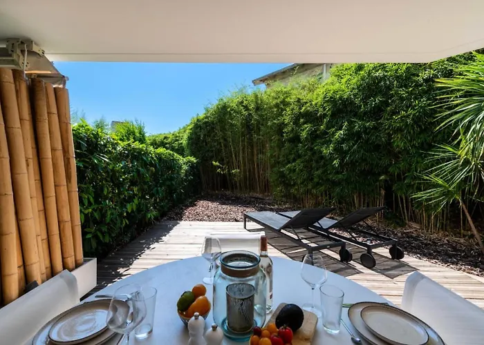 2p Rez-de-jardin Avec Piscine - Calme, Parking Prive - 2p Rez-de-jardin Avec Piscine - Calme, Parking Prive Mae-2133 * Cannes