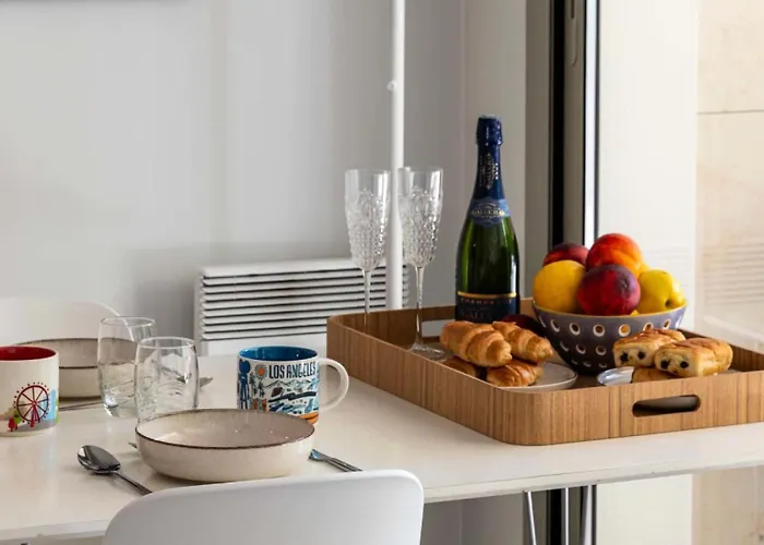 2p Rez-de-jardin Avec Piscine - Calme, Parking Prive - 2p Rez-de-jardin Avec Piscine - Calme, Parking Prive Mae-2133 Apartament *