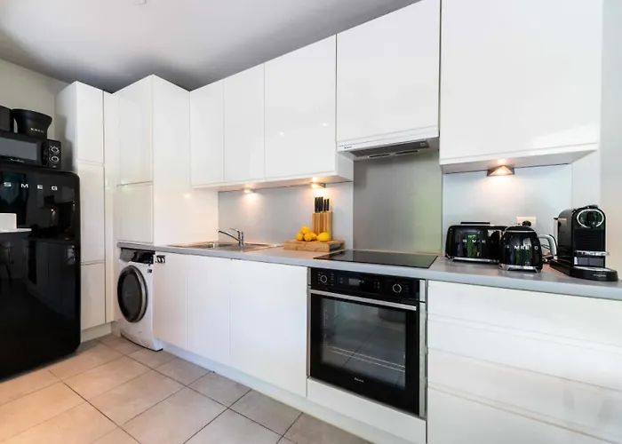 2p Rez-de-jardin Avec Piscine - Calme, Parking Prive - 2p Rez-de-jardin Avec Piscine - Calme, Parking Prive Mae-2133 * Cannes