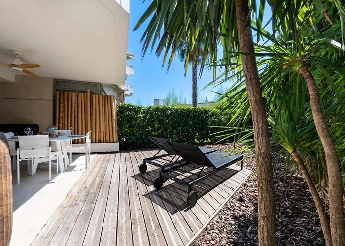 2p Rez-de-jardin Avec Piscine - Calme, Parking Prive - 2p Rez-de-jardin Avec Piscine - Calme, Parking Prive Mae-2133 Apartament