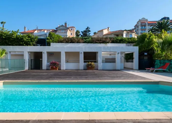 2p Rez-de-jardin Avec Piscine - Calme, Parking Prive - 2p Rez-de-jardin Avec Piscine - Calme, Parking Prive Mae-2133 Apartament